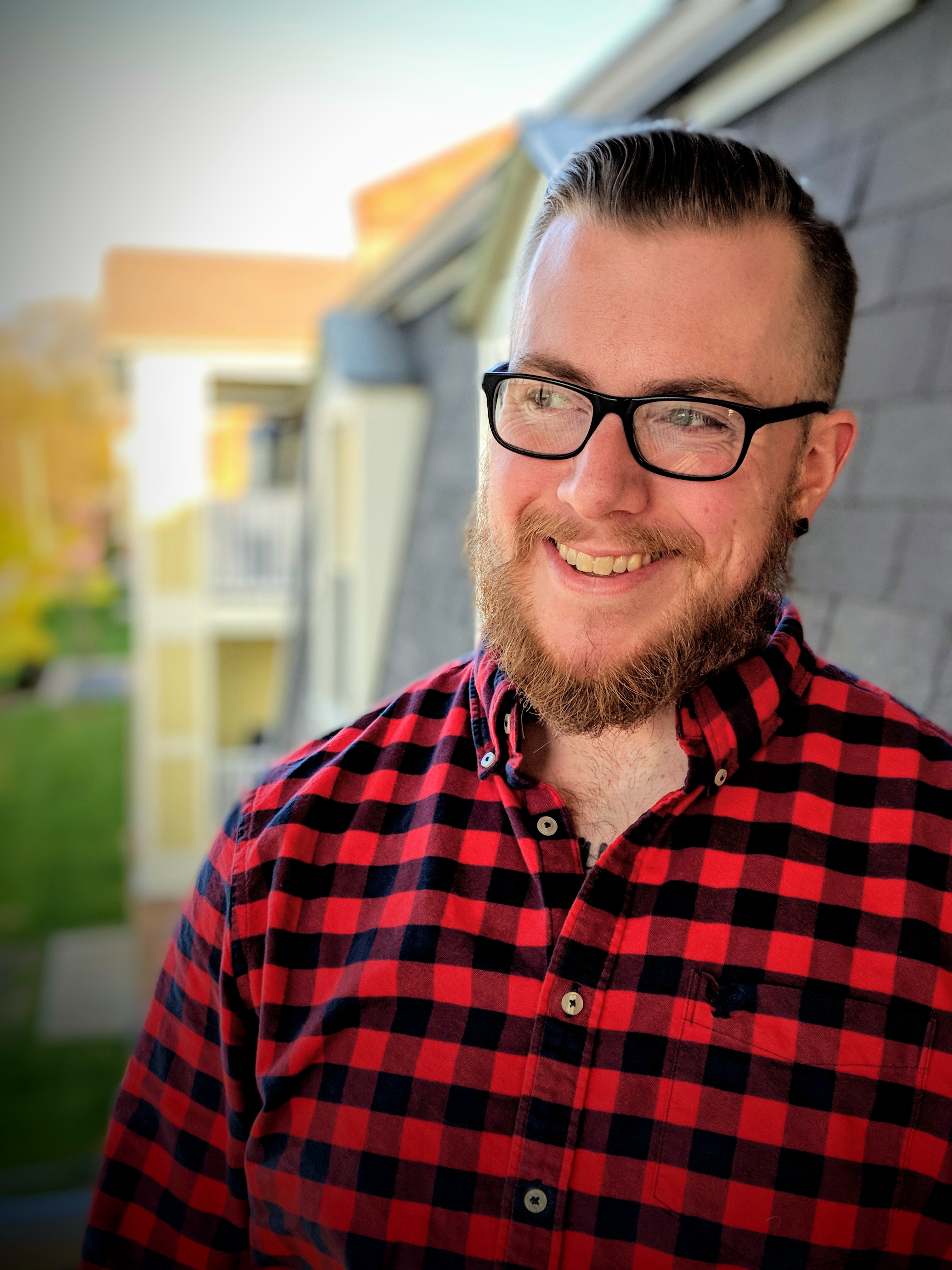 00100dPORTRAIT_00100_BURST20180428193520009_COVER